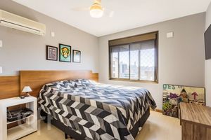 Image 8 - 894844