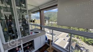 Image 1 - 894845
