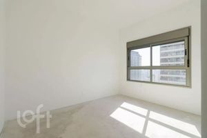 Image 9 - 894861