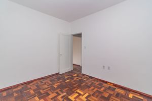 Image 6 - 894872