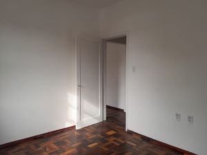 Image 3 - 894872