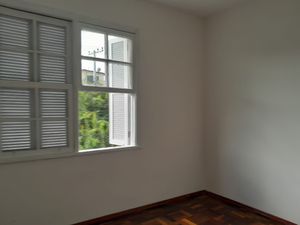 Image 9 - 894872