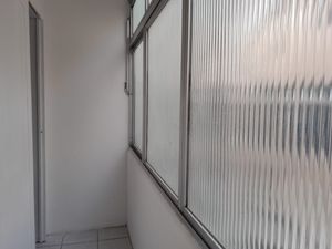 Image 4 - 894872