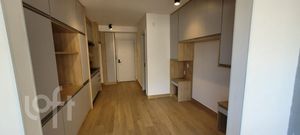 Image 1 - 894882