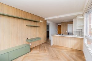 Image 3 - 894888