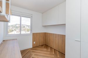 Image 11 - 894888
