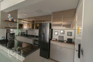 Image 12 - 894894