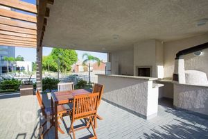 Image 17 - 894898
