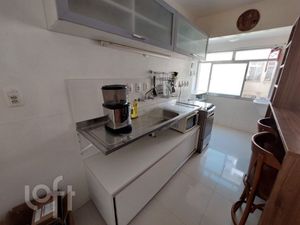 Image 7 - 894916