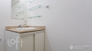 Image 4 - 894916