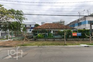 Image 5 - 894917