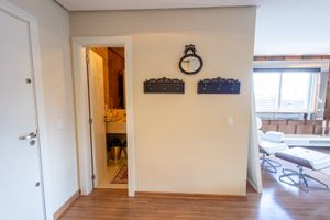 Image 9 - 894963