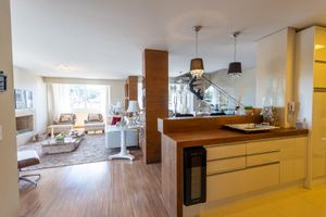 Image 11 - 894963