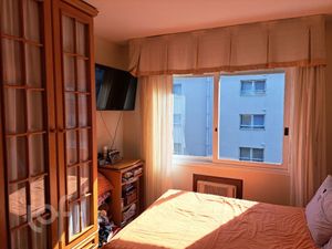 Image 18 - 894965