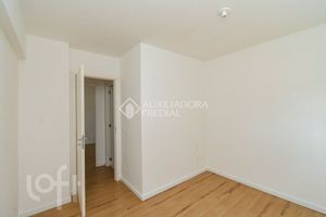 Image 8 - 894969