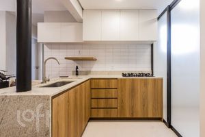 Image 3 - 894971