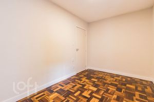 Image 8 - 894971