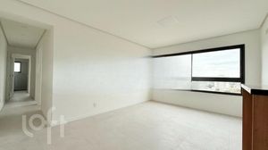 Image 4 - 894982