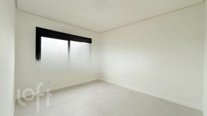 Image 10 - 894982