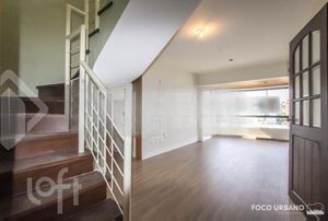 Image 21 - 894988