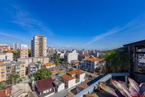Image 4 - 894988