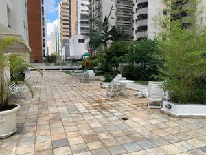 Image 19 - 894990