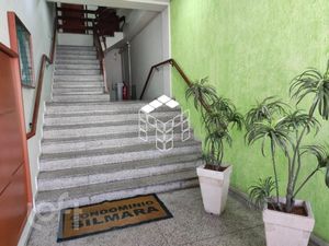 Image 12 - 894996