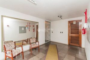 Image 9 - 894998