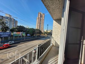 Image 6 - 894999