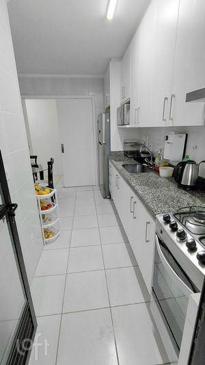 Image 17 - 895004