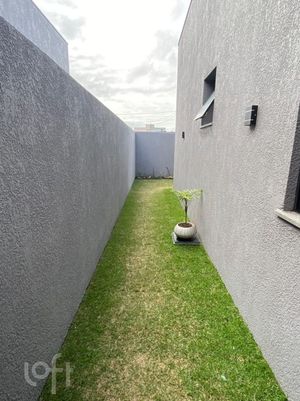 Image 4 - 895005