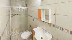 Image 9 - 895009