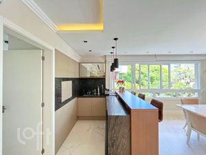 Image 13 - 895013