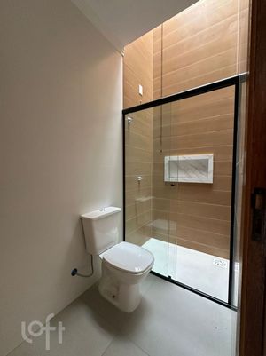 Image 19 - 895015