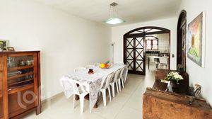 Image 4 - 895016