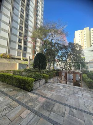 Image 1 - 895062