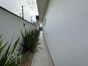 Image 15 - 895064