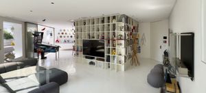 Image 1 - 895065