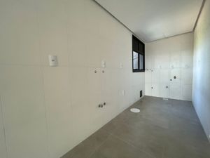 Image 10 - 895088