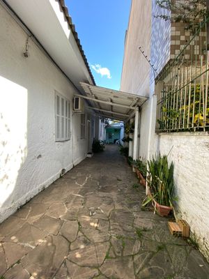 Image 11 - 895094