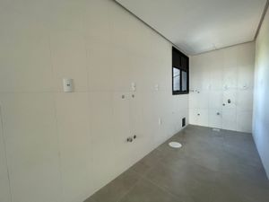 Image 10 - 895103