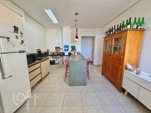 Image 10 - 895108