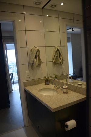 Image 7 - 895113