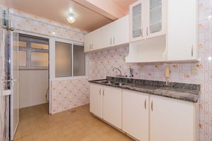 Image 19 - 895121