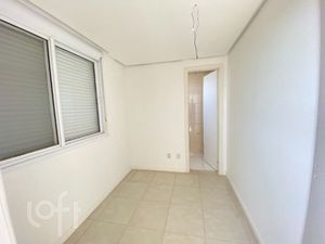 Image 8 - 895122