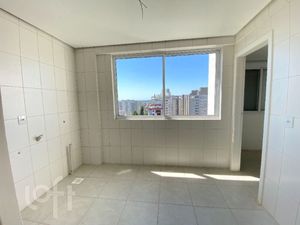 Image 7 - 895122