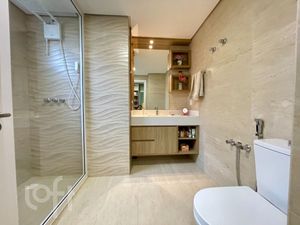 Image 18 - 895133