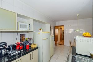 Image 32 - 895141