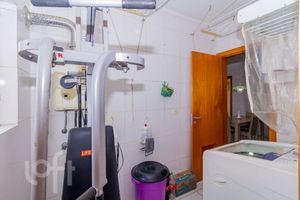 Image 35 - 895141