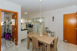 Image 28 - 895141